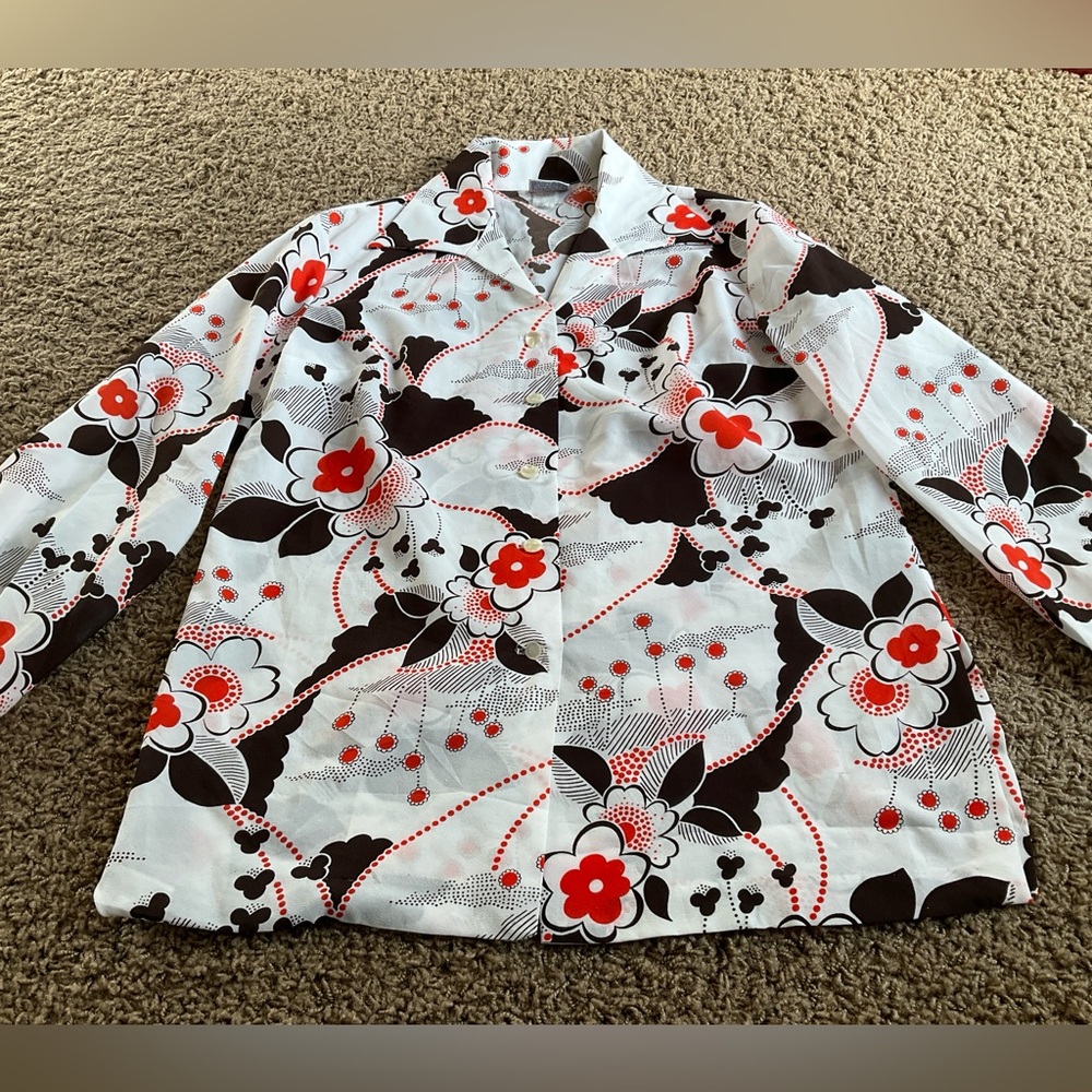 Genuine Vintage 70’s Long Sleeved Button Down Floral Shirt, Dagger Collar, L-XL - Picture 2 of 9